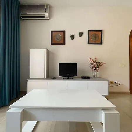 Unik Vacation Carles Buigas Apartment